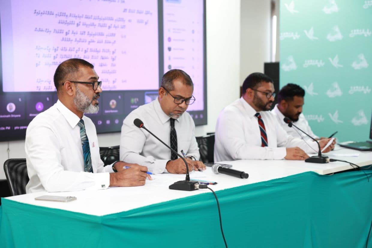ޕީޕީއެމްގެ ނައިބު ރައީސް ކަމަށް އިންތިޚާބުކުރި މިނިސްޓަރު ހަލީލާއި އެސްޖީ ހަލީމް/ ފޮޓޯ:ޕީޕީއެމް