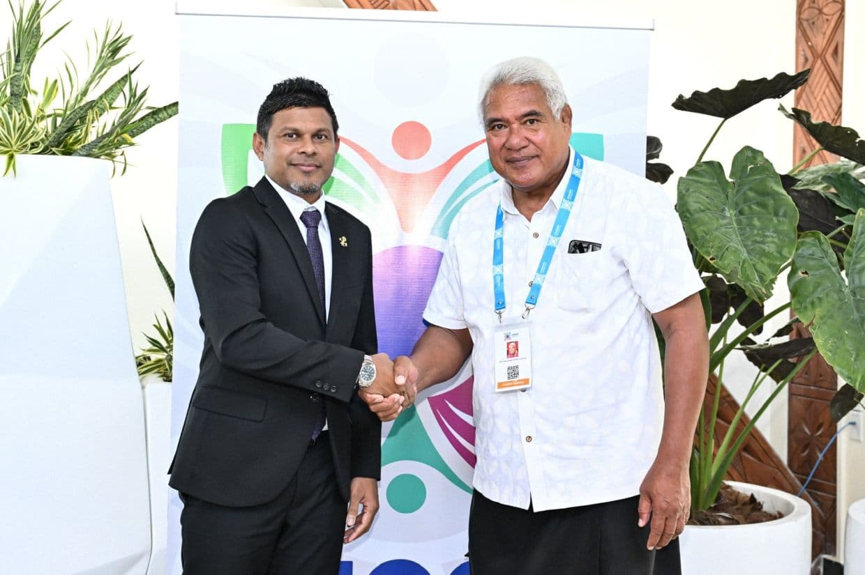 ނައިބު ރައީސް ސަމޯއާއަށް ވަޑައިގަތުމުން މަރުހަބާ ދަންނަވަނީ/ ފޮޓޯ: ރައީސް އޮފީސް