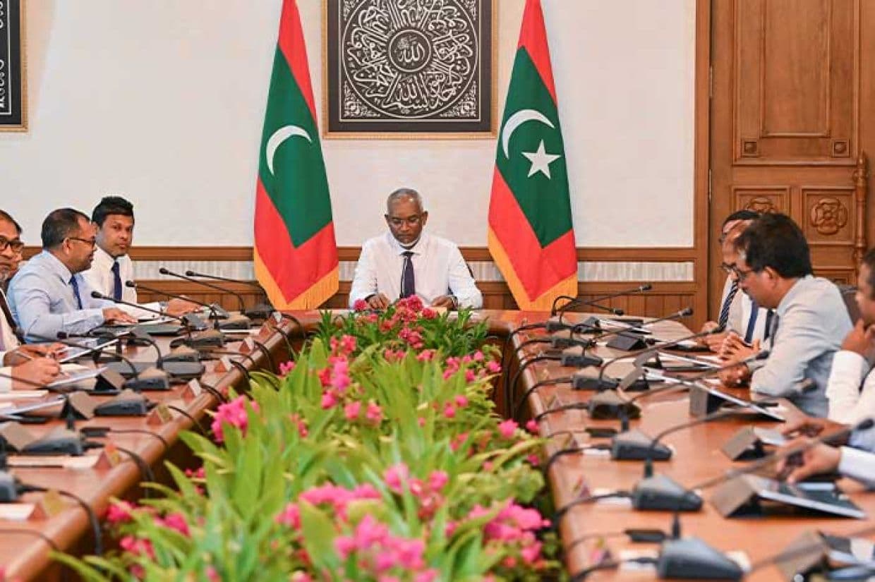 ސިޔާސީ މަޤާމުތަކުގެ މުސާރަ 10% އަށް ކުޑަކުރަން ނިންމައިފި