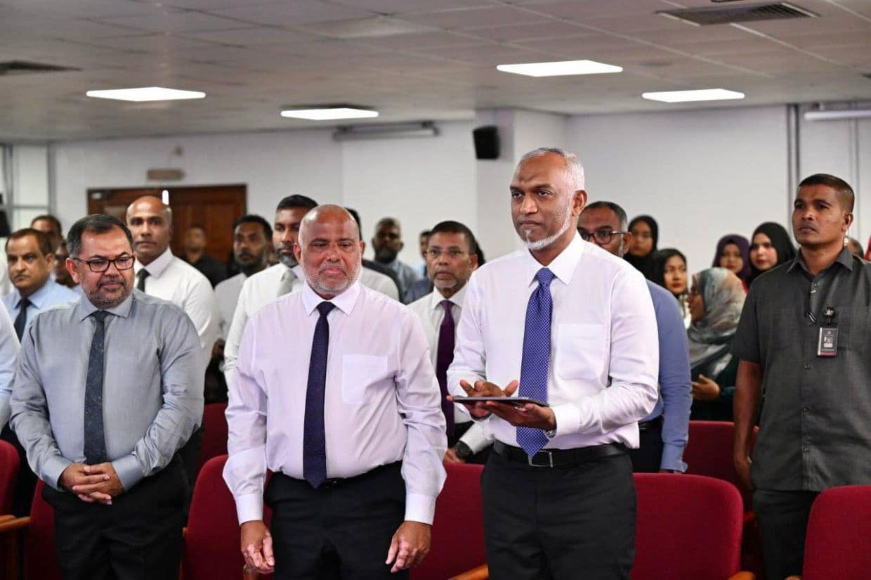 ރައްޔިތުންނަށް ފަސޭހައިން ގެދޮރު މިލްކު ކުރެވޭނެ ލޯން ސްކީމް ރައީސް ޑރ. މުޙައްމަދު މުޢިއްޒު އިފްތިތާޙް ކޮށްދެއްވަނީ.