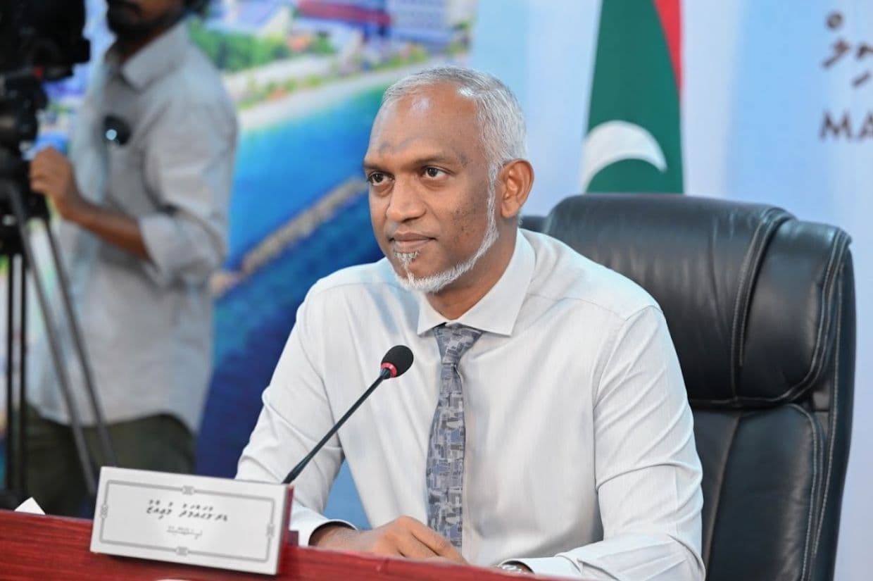 ރައީސުލްޖުމްހޫރިއްޔާ ޑރ. މުޙައްމަދު މުޢިއްޒު
