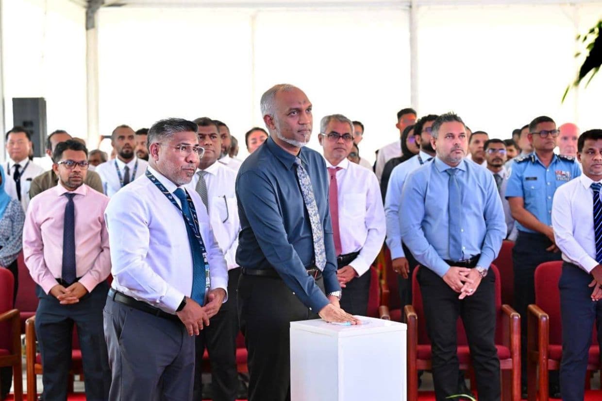 ރައީސުލްޖުމްހޫރިއްޔާ ވީއައިއޭގެ އައު ފިއުލް ފާމާއި ފިއުލް ހައިޑްރަންޓް ސިސްޓަމް އިފްތިތާޙުކޮށްދެއްވަނީ. / ފޯޓޯ: ރައީސް އޮފީސް