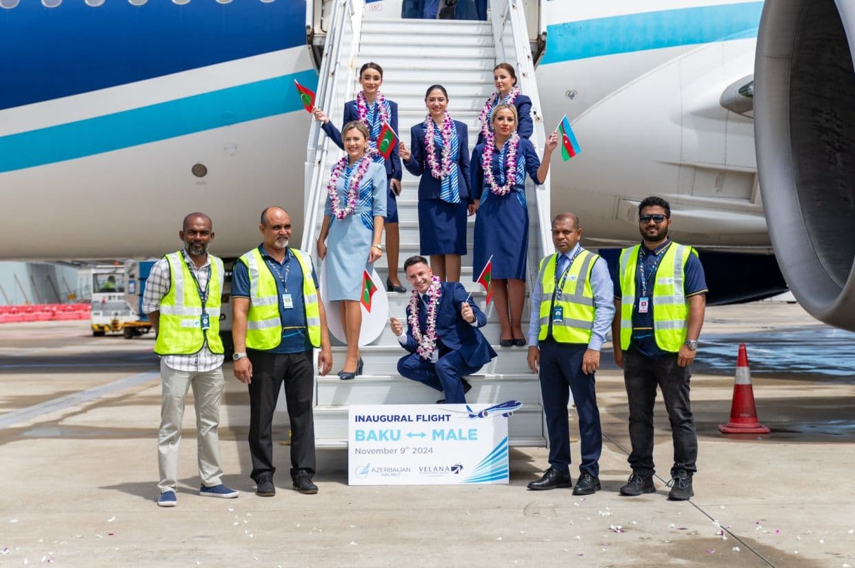 އަޒަރުބައިޖާން އެއަރލައިންގެ ފުރަތަމަ ދަތުރަށް މަރުހަބާ ކިޔަނީ