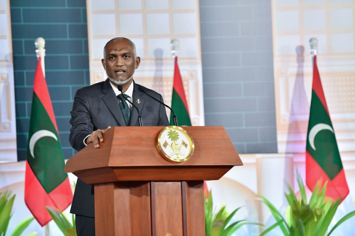ޖުމްހޫރީ ދުވަހުގެ ރަސްމީ ޖަލްސާގައި ރައީސުލްޖުމްހޫރިއްޔާ ޑރ. މުޙައްމަދު މުޢިއްޒު ވާހަކަފުޅުދައްކަވަނީ. / ފޮޓޯ: ރައީސް އޮފީސް