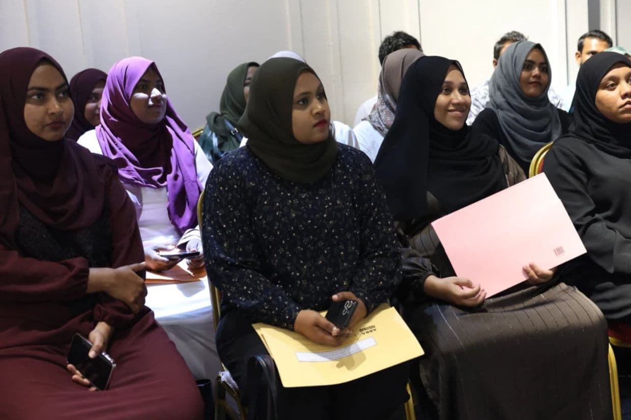 ސޯޝަލް ވަރކަރސް ސްކިލްސް އެންހޭންސްމަންޓް ޕްރޮގްރާމްގެ ތެރެއިން.