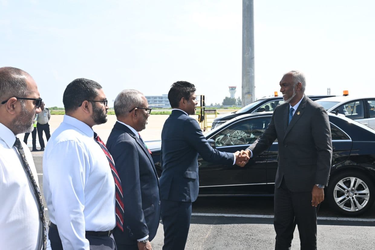 ސަޢޫދީ-އަޒަރުބައިޖާނު ދަތުރުފުޅުތަކަށްފަހު ރައީސް އެނބުރި މާލެ ވަޑައިގަތުން. / ފޮޓޯ: ރައީސް އޮފީސް