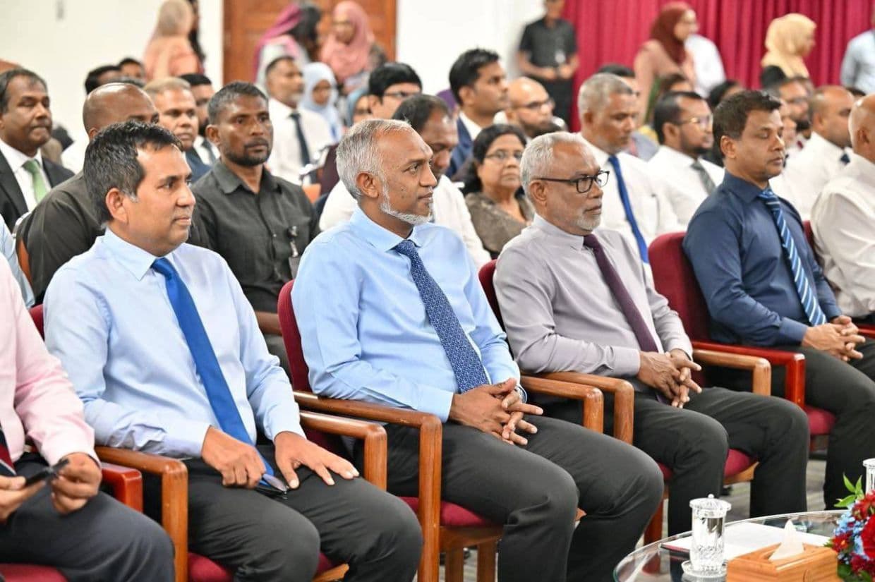 މޯލްޑިވްސް ޑިވެލޮޕްމަންޓް ބޭންކު އިފްތިތާޙުކޮށްދެއްވުމުގެ ރަސްމިއްޔާތު/ ފޮޓޯ: ރައީސް އޮފީސް