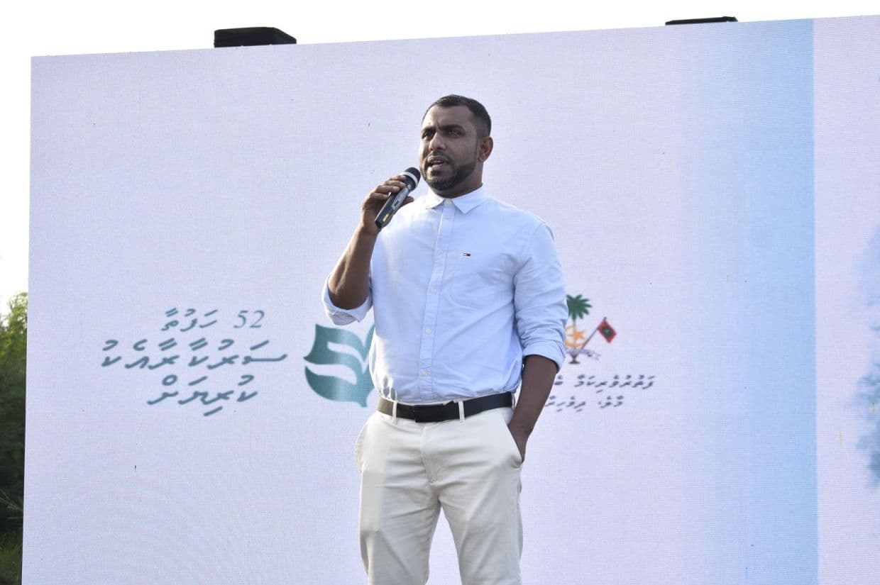 ސަރުކާރަށް 52 ހަފުތާވުމުގެ މުނާސަބަތުގައި ޓޫރިޒަމް މިނިސްޓްރީން ބޭއްވި "ފަތުރުވެރި އާއިލީ ހަވީރު" ގައި މިނިސްޓަރ ފައިސަލް ވާހަކަދައްކަވަނީ.