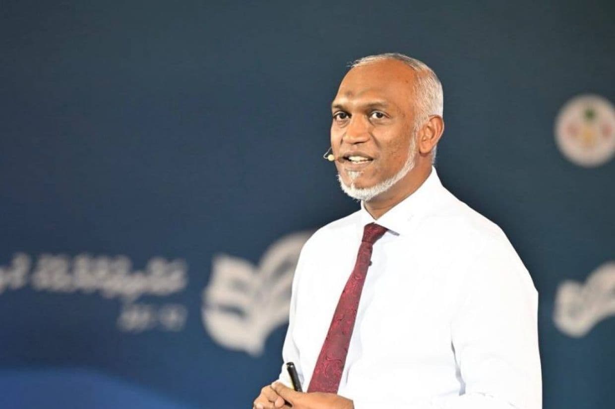 ސަރުކާރަށް އަހަރެއް ފުރުމާ ގުޅޭ ގޮތުން މިރޭ ބޭއްވި ޚާއްސަ ޖަލްސާގައި ރައީސުލްޖުމްހޫރިއްޔާ ޑރ. މުޙައްމަދު މުޢިއްޒު ވާހަކަފުޅުދައްކަވަނީ.