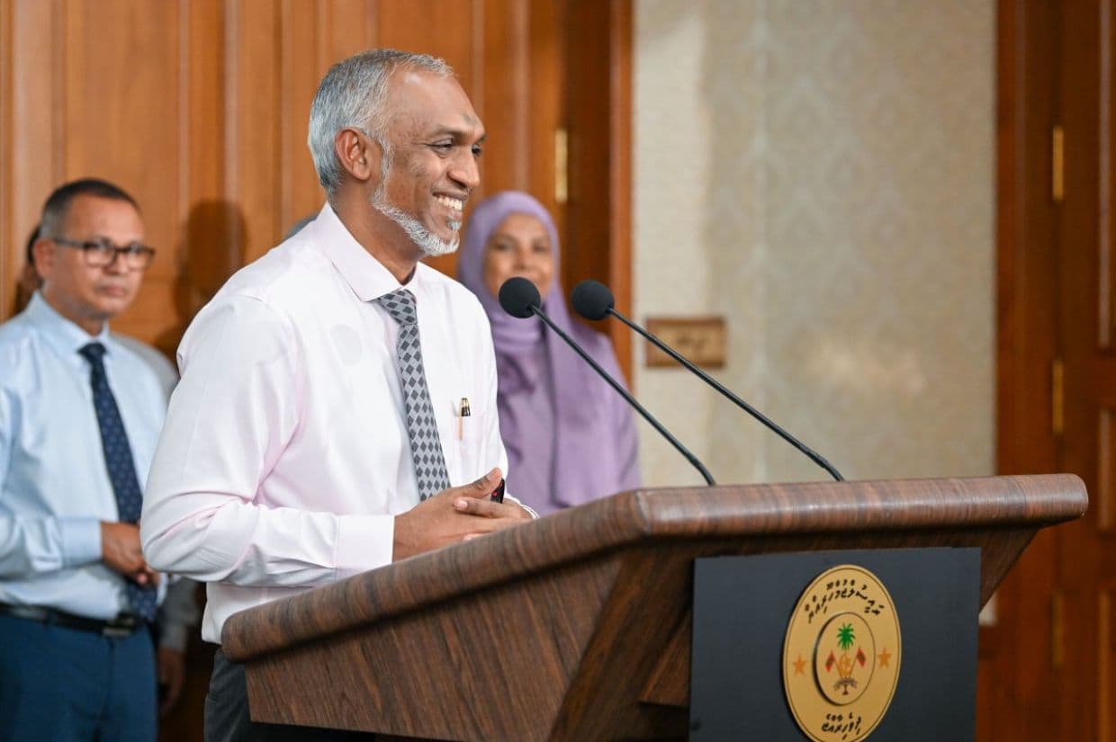 ރައީސް ޑރ. މުއިއްޒު ނޫސްވެރިންނަށް މައުލޫމާތު ދެއްވުމަށް ބޭއްވި ބައްދަލުވުމެއްގެ ތެރެއިން. މިސަރުކާރުން ވަނީ 91 އިންސައްތަ ހުށަހެޅުންތަކަށް ޖަވާބުދާރީވެފަ.