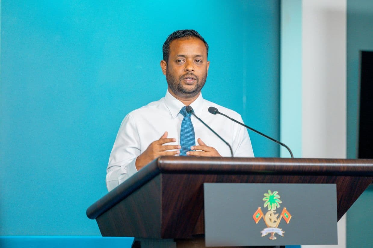 ކޮންސްޓްރަކްޝަން މިނިސްޓަރ ޑރ. އަބްދުﷲ މުއްޠަލިބް. - ސަރުކާރުގެ ފުރަތަމަ އަހަރުގައި ކޮންސްޓްރަކްޝަން މިނިސްޓްރީގެ 38 މަޝްރޫޢު ކާމިޔާބުކަމާއެކު ނިމިފައިވާކަމަށް އެ މިނިސްޓްރީން ބުނި.
