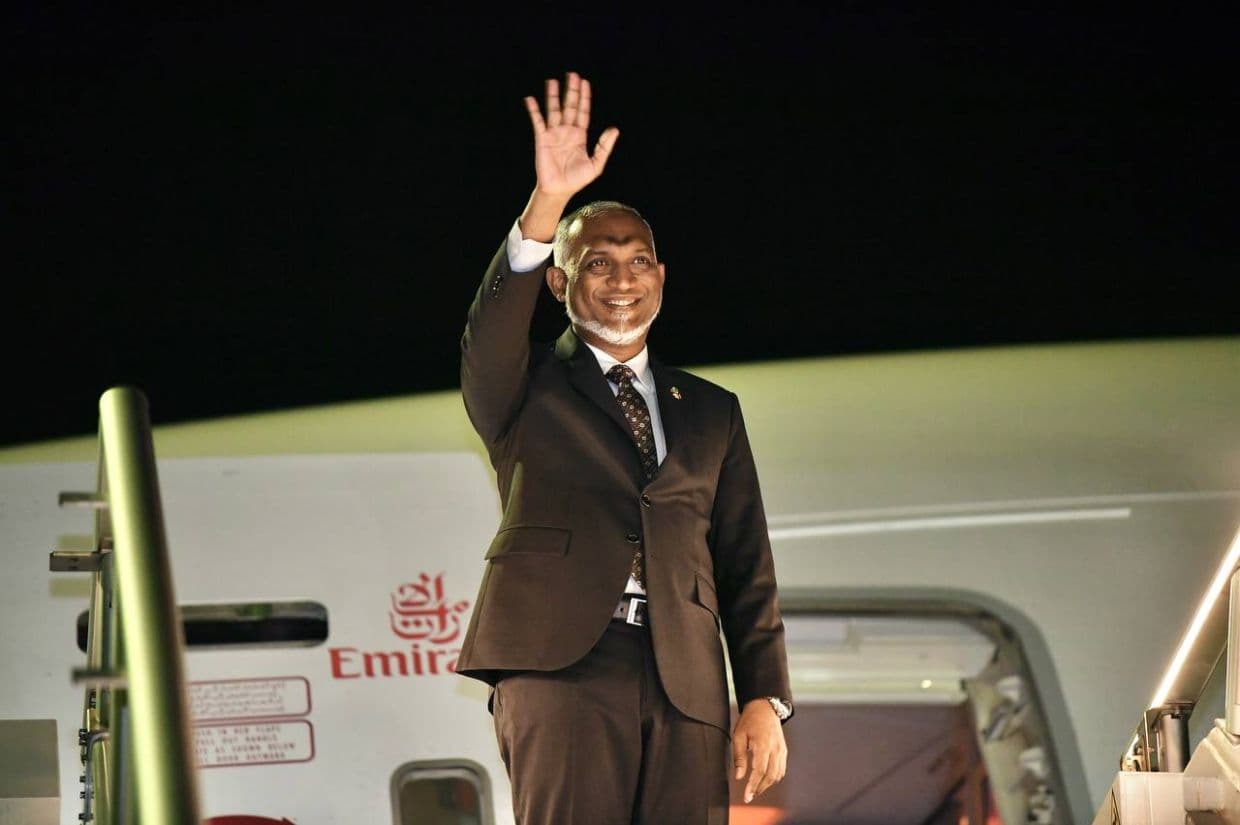 ނުރަސްމީ ދަތުރުފުޅެއްގައި ރައީސްގެ ދެކަނބަލުން ޔޫކޭއަށް ފުރާވަޑައިގެންފި