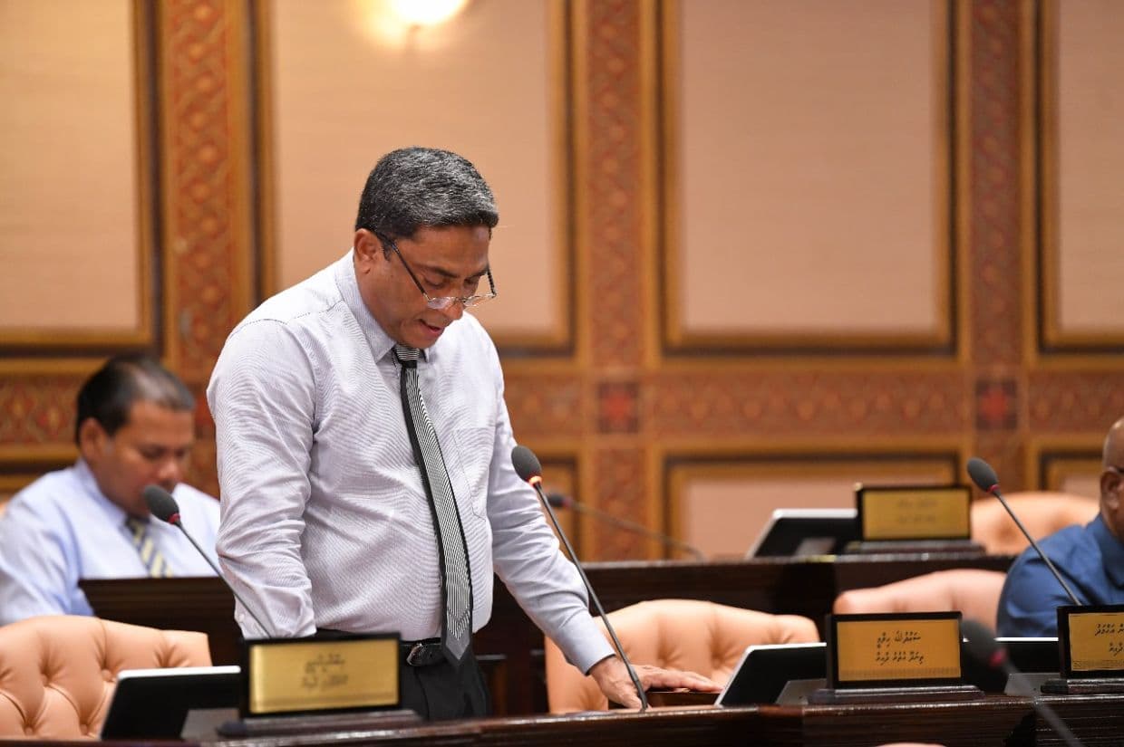 ތިނަދޫ އުތުރު ދާއިރާގެ މެންބަރު ސައުދުﷲ ޙިލްމީ. / ފޮޓޯ: މަޖިލިސް