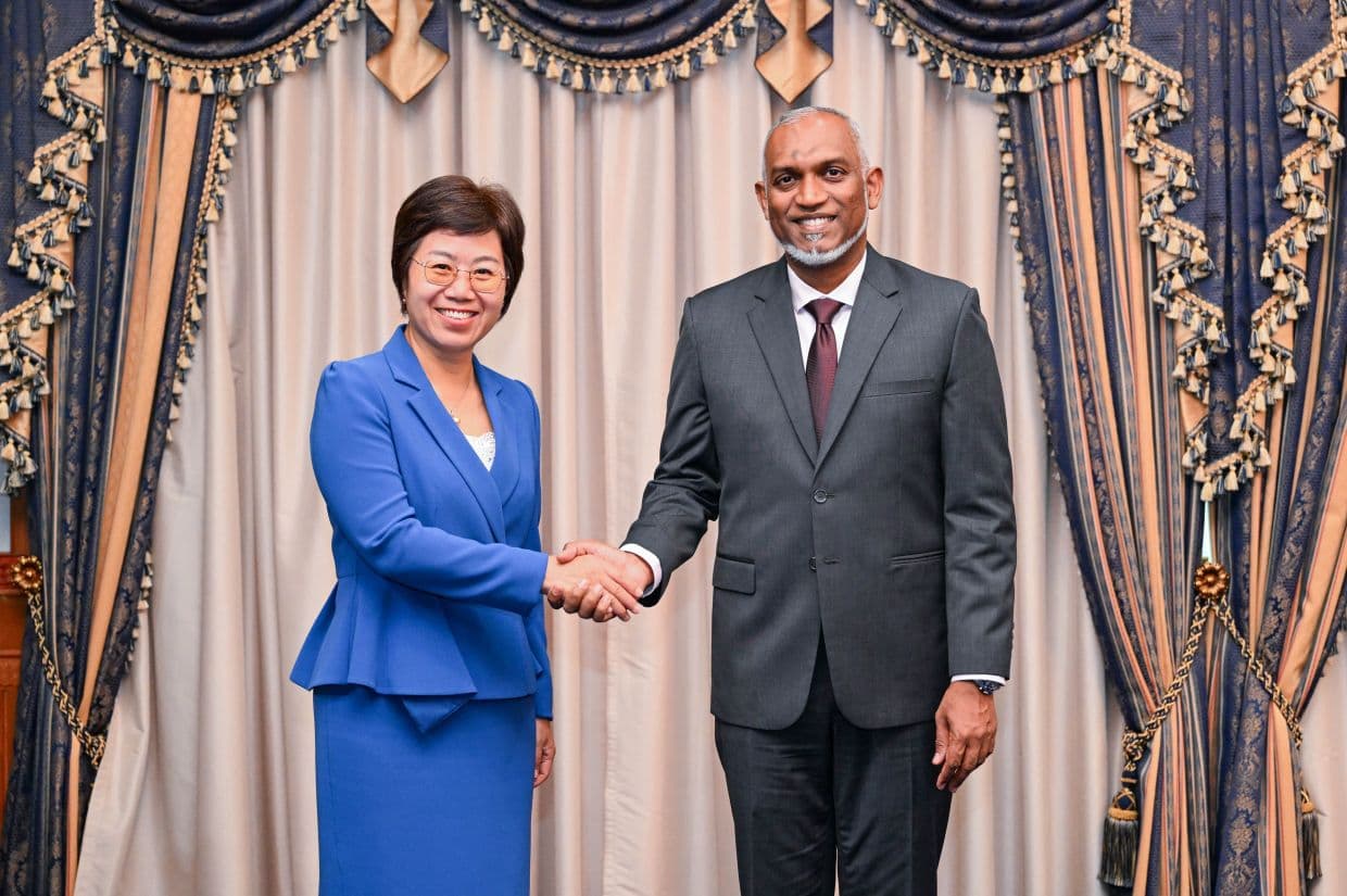 ޗައިނާގެ ސަފީރު ރައީސްގެ އަރިހަށް ވަދާއީ ޒިޔާރަތެއް ކުރައްވައިފި