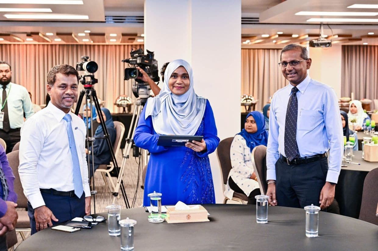 ބޭހަށް ނުގުޑާ ޖަރާސީމުގެ ސަބަބުން ކުރިމަތިވާ ނުރައްކަލުން އަރައިގަތުމަށްޓަކައި މަސައްކަތްކުރުމުގެ ޤައުމީ އެކްޝަން ޕްލޭން މެޑަމް ސާޖިދާ މިއަދު އިފްތިތާޙުކުރުން/ ފޮޓޯ: ރައީސް އޮފީސް