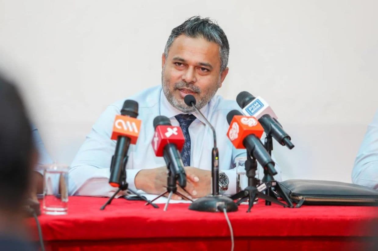 ފިޝަރީޒް މިނިސްޓަރ އަހުމަދު ޝިޔާމް.