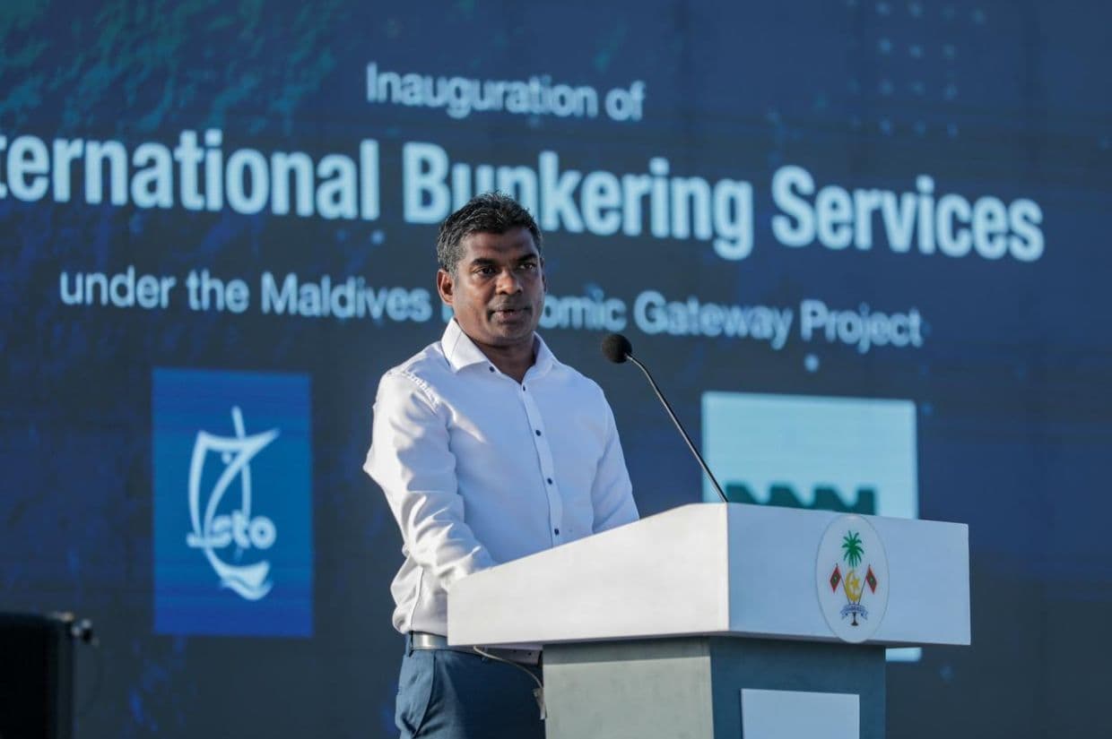 އެސްޓީއޯގެ މެނޭޖިންގ ޑިރެކްޓަރު ޝިމާދު އިބްރާހީމް - ރާއްޖެ ސަރަޙައްދުގައި ހުއްދަ ނެތި ބޭރުގެ ބޯޓުފަހަރުތަކުން ބަންކަރިންގ ޚިދުމަތް ދެމުންދާތީ ޝިމާދު ކަންބޮޑުވޭ.