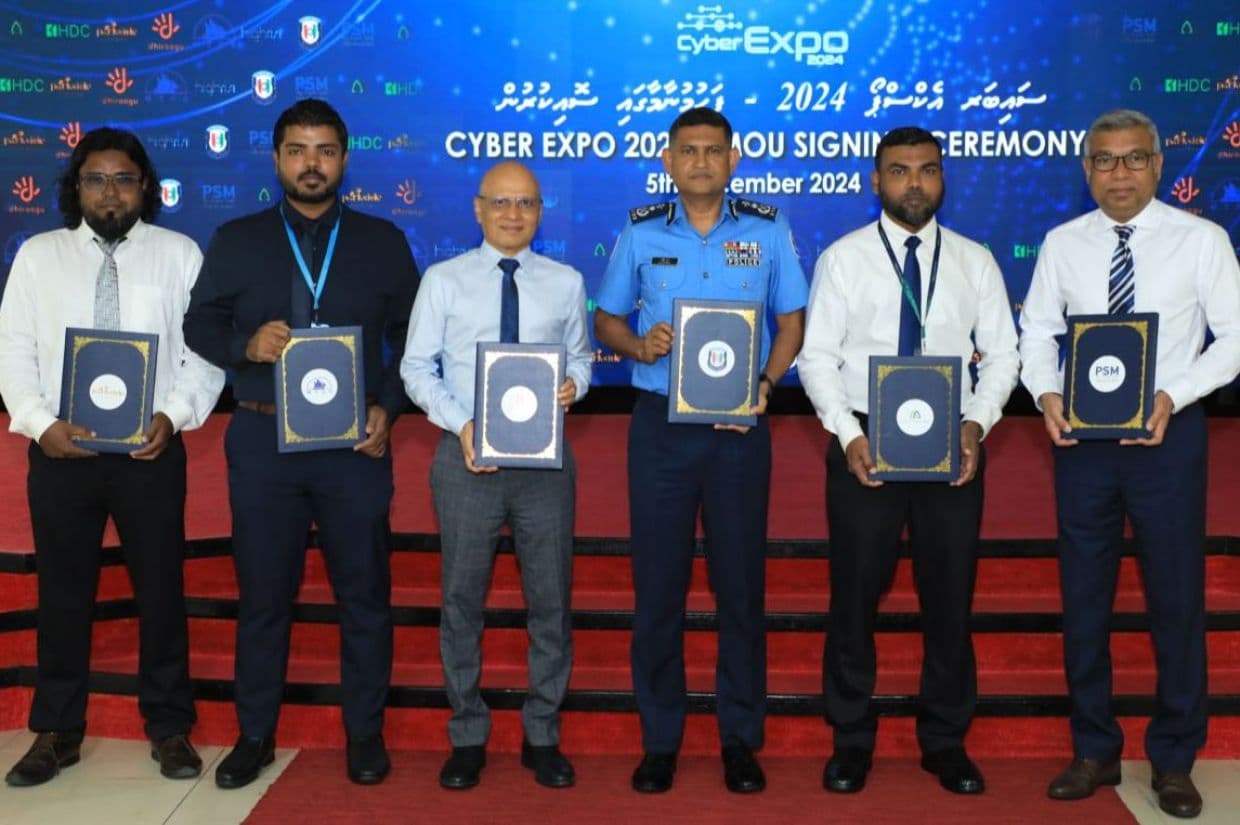 "ސައިބަރ އެކްސްޕޯ 2024'' ބޭއްވުމަށް ފަހުމުނާމާގައި ސޮއިކުރުން. / ފޮޓޯ: ފުލުހުން