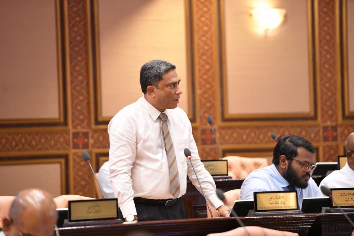 ތިނަދޫ އުތުރު ދާއިރާގެ މެންބަރު ސައުދުﷲ ޙިލްމީ. / ފޮޓޯ: މަޖިލިސް