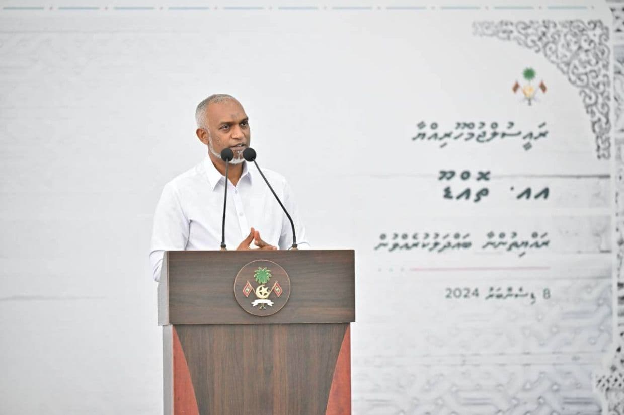 ރައީސުލްޖުމްހޫރިއްޔާ ޑރ. މުޙައްމަދު މުޢިއްޒު އއ. ތޮއްޑޫގެ ރައްޔިތުންނާ ބައްދަލުކުރެއްވުން. / ފޮޓޯ: ރައީސް އޮފީސް