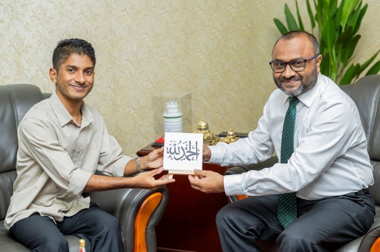 ނާއިޝްއާއި އިސްލާމިކް މިނިސްޓަރ ޑރ. ޝަހީމް ބައްދަލުކުރެއްވުން. / ފޮޓޯ: މިނިސްޓްރީ