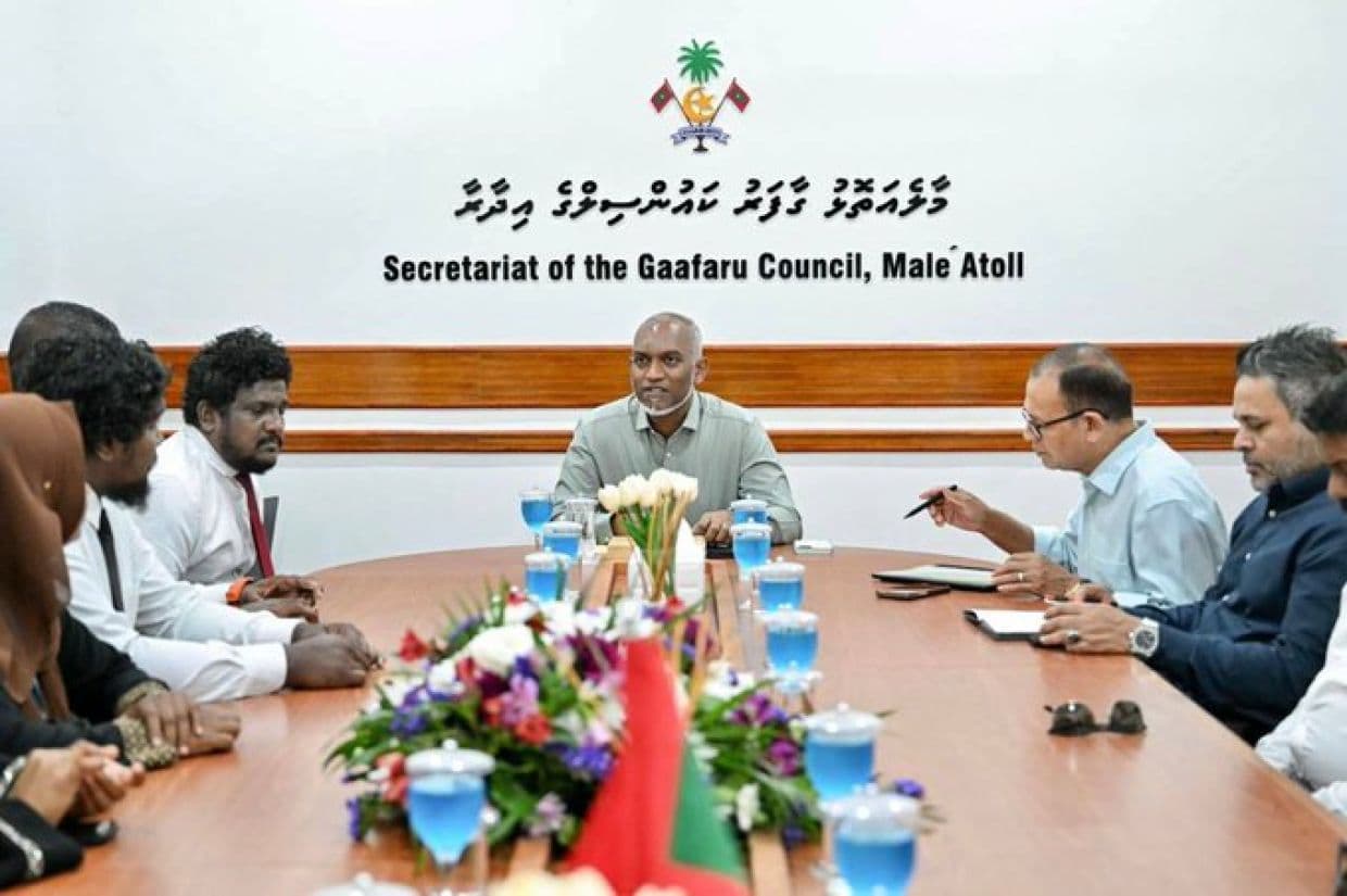 ރައީސް، ގާފަރު ކައުންސިލާއި އަންހެނުންގެ ތަރައްޤީއަށް މަސައްކަތްކުރާ (އ.ތ.މ) ކޮމިޓީގެ މެންބަރުންނާ ބައްދަލުކުރެއްވުން/ ފޮޓޯ: ރައީސް އޮފީސް
