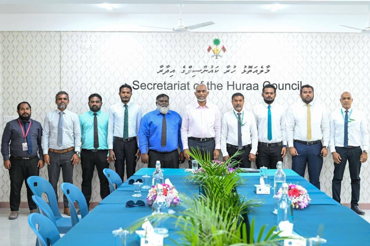 ރައީސް ޑރ. މުޢިއްޒު މާލެ އަތޮޅު ކައުންސިލާއިއެކު/ ފޮޓޯ: ރައީސް އޮފީސް