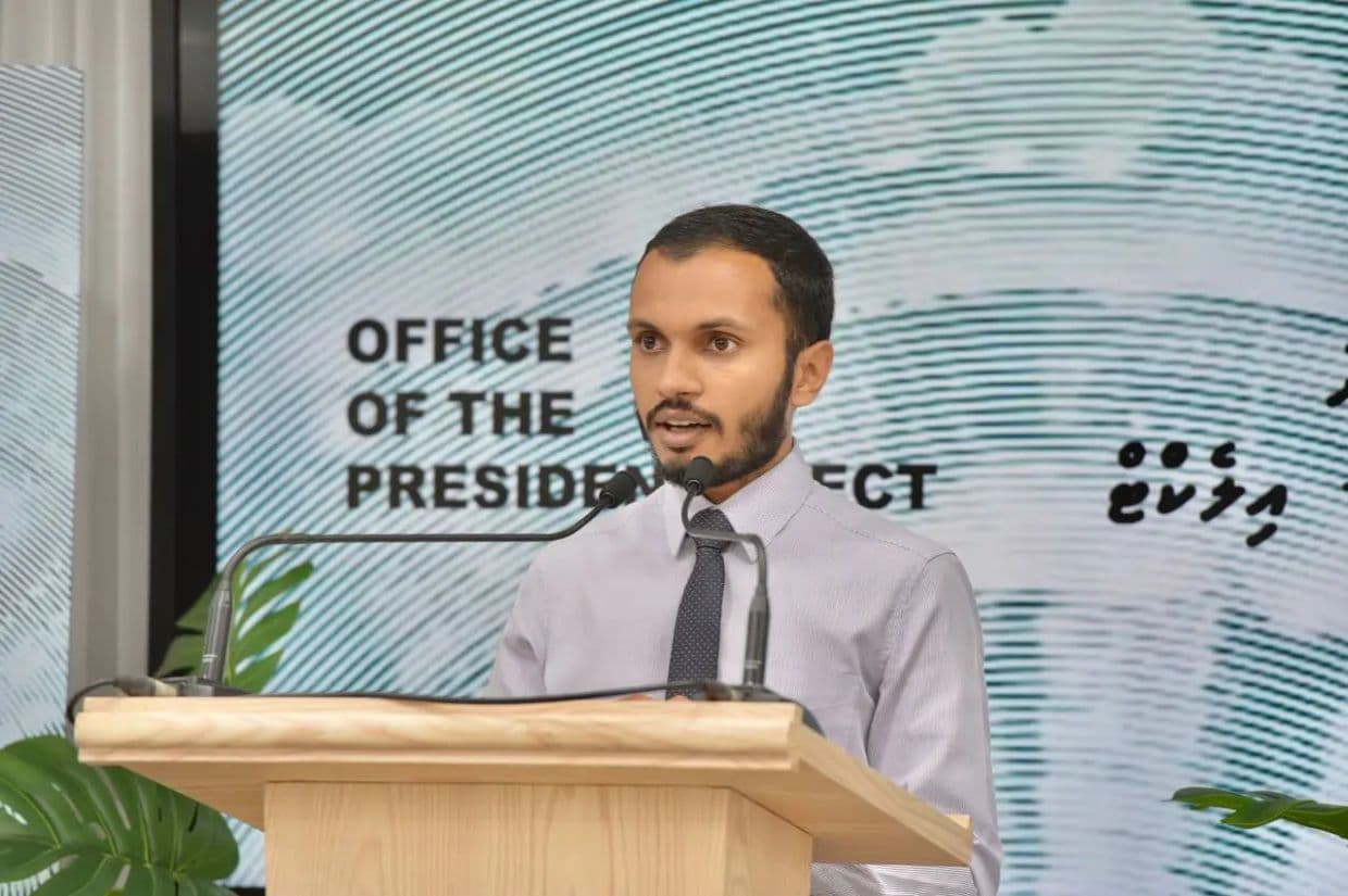 ރައީސް އޮފީހުގެ އަންޑަރ ސެކެޓްރީ ފޮރ ޕަބްލިކް ޕޮލިސީ މުޙައްމަދު ފިރުޒުލް.