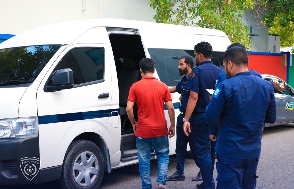 ފޮޓޯ: އިމިގްރޭޝަން