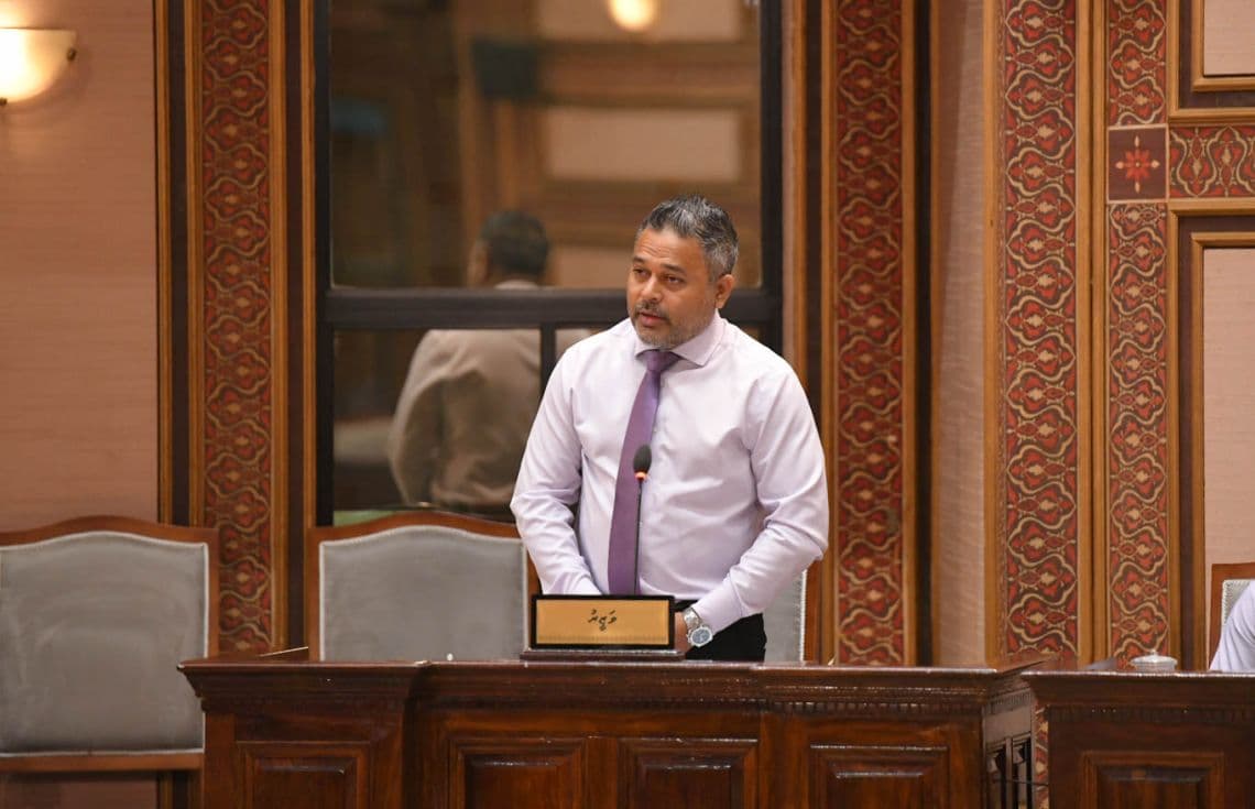 މަސްވެރިކަމާއި ކަނޑުގެ ވަސީލަތްތަކާބެހޭ ވަޒީރު އަޙްމަދު ޝިޔާމް. / ފޮޓޯ: މަޖިލިސް
