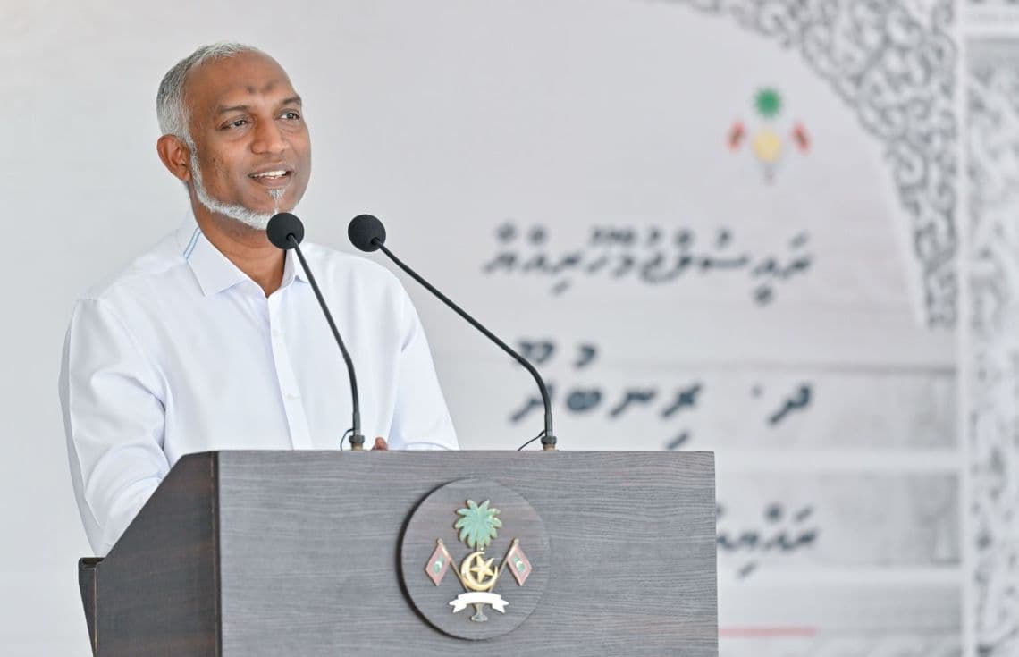 ރައީސް ރިނބިދޫގެ ރައްޔިތުންނާ ބައްދަލުކުރެއްވުން/ ފޮޓޯ: ރައީސް އޮފީސް