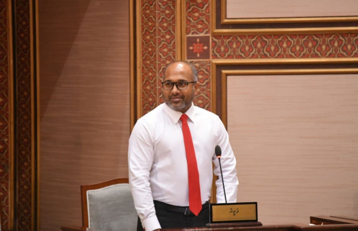 ހޯމްލޭންޑް މިނިސްޓަރު އަލީ އިހުސާން - އެ،ްނިކުފާނުގެ މައްޗަށް ރައްޔިތުންގެ ފުރިހަމަ އިތުބާރު އެބައޮތް ކަމަށް އެ މަޖިލީހުން ނިންމައިފި / ފޮޓޯ: މަޖިލިސް.