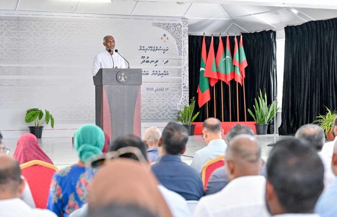 ރައީސުލްޖުމްހޫރިއްޔާ ދ. ރިނބުދޫ ރައްޔިތުންނާ ބައްދަލުކުރެއްވުން. / ފޮޓޯ: ރައީސް އޮފީސް