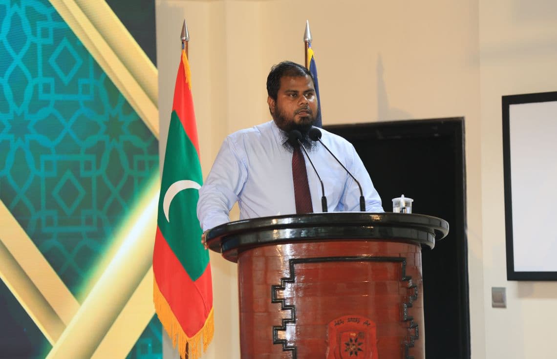 ރޯދައަށް ތައްޔާރުވުމަށް ފުލުހުންނަށް ދަރުސް ދެއްވަނީ. / ފޮޓޯ: ފުލުހުން