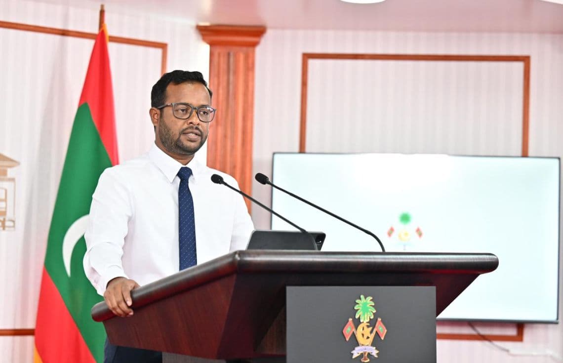 މިއަދު ބޭއްވި ނޫސްވެރިންގެ ބައްދަލުވުމުގައި ވަޒީރު މުއްޠަލިބް ވާހަކަދައްކަވަނީ. / ފޮޓޯ: ރައީސް އޮފީސް