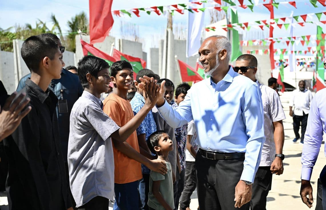 ރައީސުލްޖުމްހޫރިއްޔާ އަރިއަތޮޅަށް ކުރެއްވި ދަތުރުފުޅުގެ ތެރެއިން. / ފޮޓޯ: ރައީސް އޮފީސް