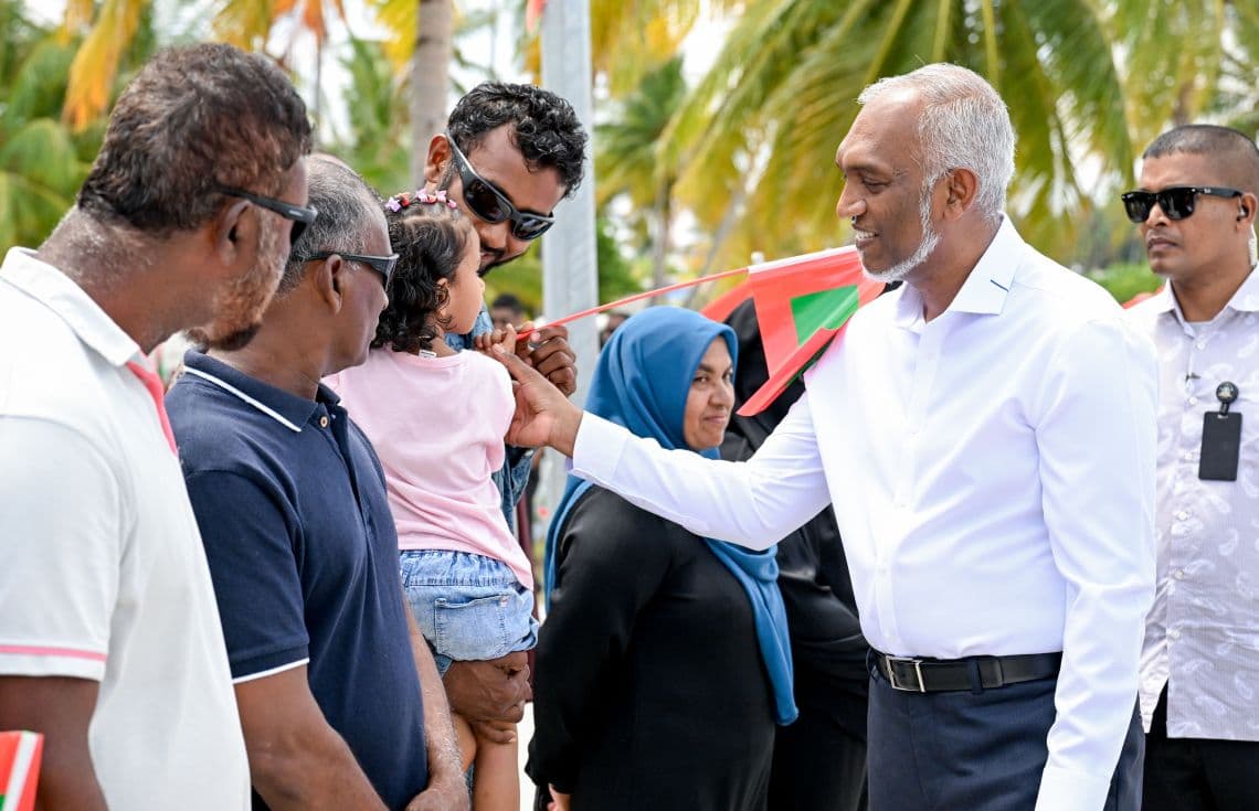 ރައީސް ޑރ. މުޢިއްޒު - އެމަނިކުފާނު ވަނީ މި ރަމަޟާން މަހުގެ ހެޔޮ އެދުމާއި ތަހުނިޔާ ދުނިޔޭގެ ހުރިހާ މުސްލިމު ލީޑަރުންނަށާއި އަދި އެންމެހާ މުސްލިމް އަޚުންނާއި އުޚްތުންނަށް ފޮނުއްވާފައި.