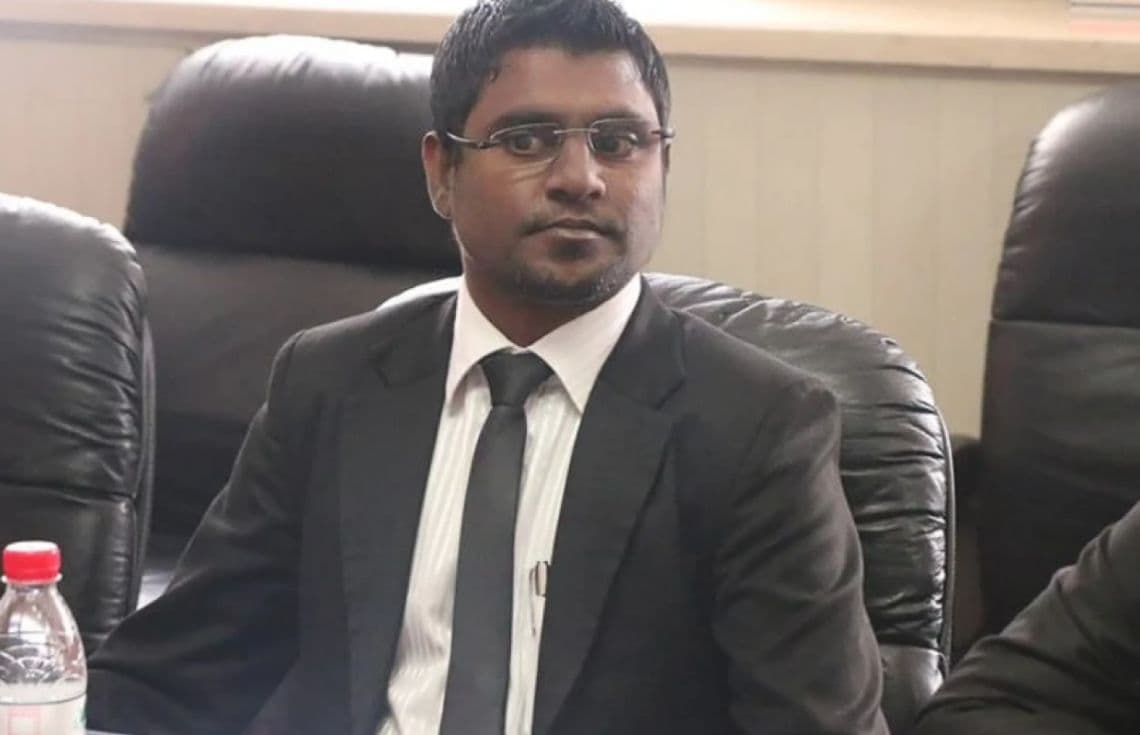 ބްރޯޑްކޮމްގެ ނައިބު ރައީސް މުޙައްމަދު ފަޒީން. ބްރޯޑްކޮމްގެ ނައިބު ރައީސްގެ މަޤާމަށް އައްޔަންކޮށްފައިވަނީ ނިމިދިޔަ އެމްޑީޕީ ސަރުކާރުގަ.
