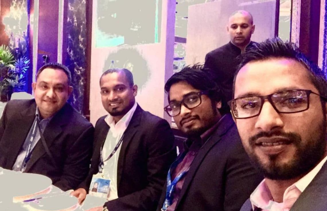 ފޮޓޯގައި ކަނާތުން ވާތަށް: އަލީ ޢުމަރު، ބައްސާމް، ޖަވާ އަދި ޝަކީބް.