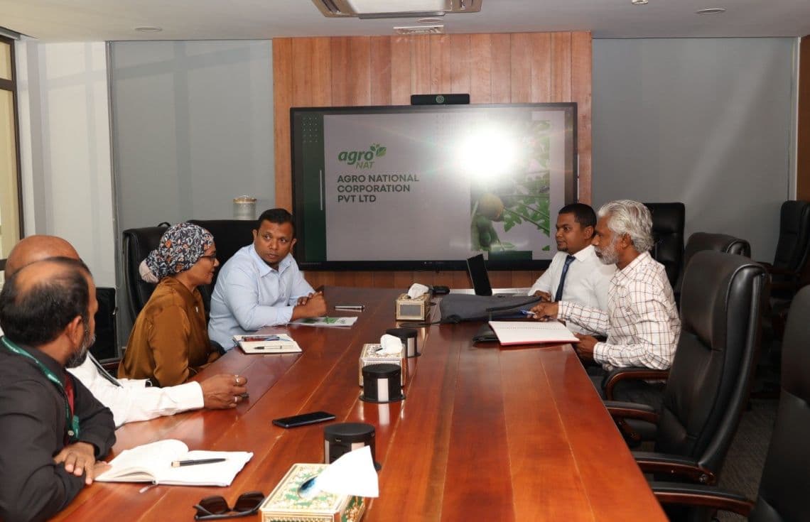 އެގްރޯނެޓްގެ މަސައްކަތާއިބެހޭ ބައްދަލުވުމެއްގެ ތެރެއިން: އެ ކުންފުނީގެ މަސައްކަތް އަލުން ފަށަނީ ދަނޑުވެރިކަމާއި ދިރޭތަކެއްޗާއި ބެހޭ ވުޒާރާއިން ވިލަރެސްކޮށް، ޓާގެޓްތައް ކަނޑައަޅާގޮތަށް / ފޮޓޯ: މިނިސްޓްރީ