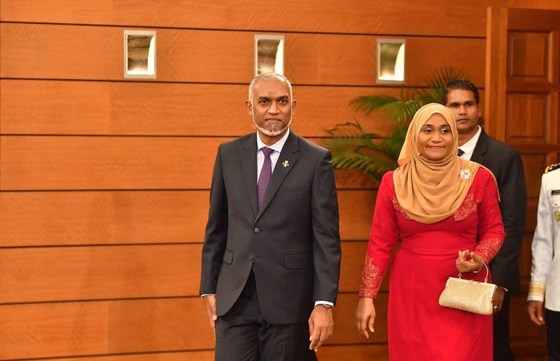 ރައީސް ޑރ. މުހައްމަދު މުއިއްޒު އާއި ފަސްޓް ލޭޑީ ސާޖިދާ މުހައްމަދު / ފޮޓޯ: ރައީސް އޮފީސް