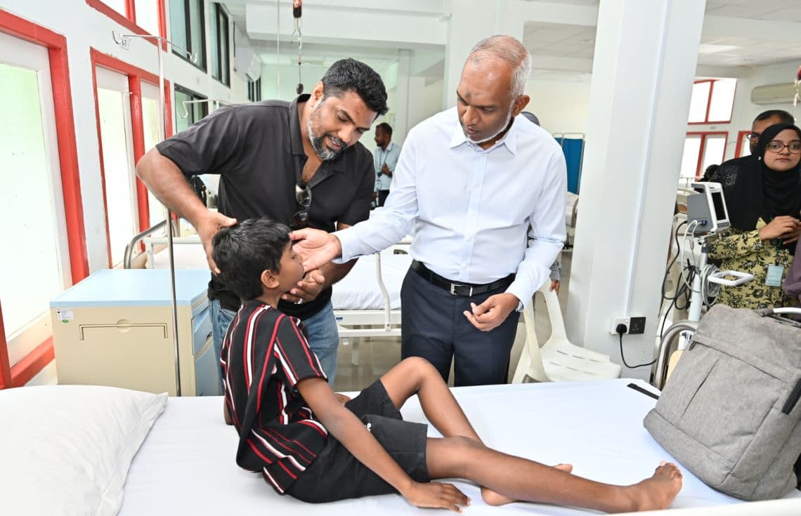މޯލްޑިވްސް ބްލަޑް ސަރވިސް އަށް ރައީސުލްޖުމްހޫރިއްޔާ ޑރ. މުޢިއްޒު ޒިޔާރަތް ކުރެއްވުން. / ފޮޓޯ: ރައީސް އޮފީސް