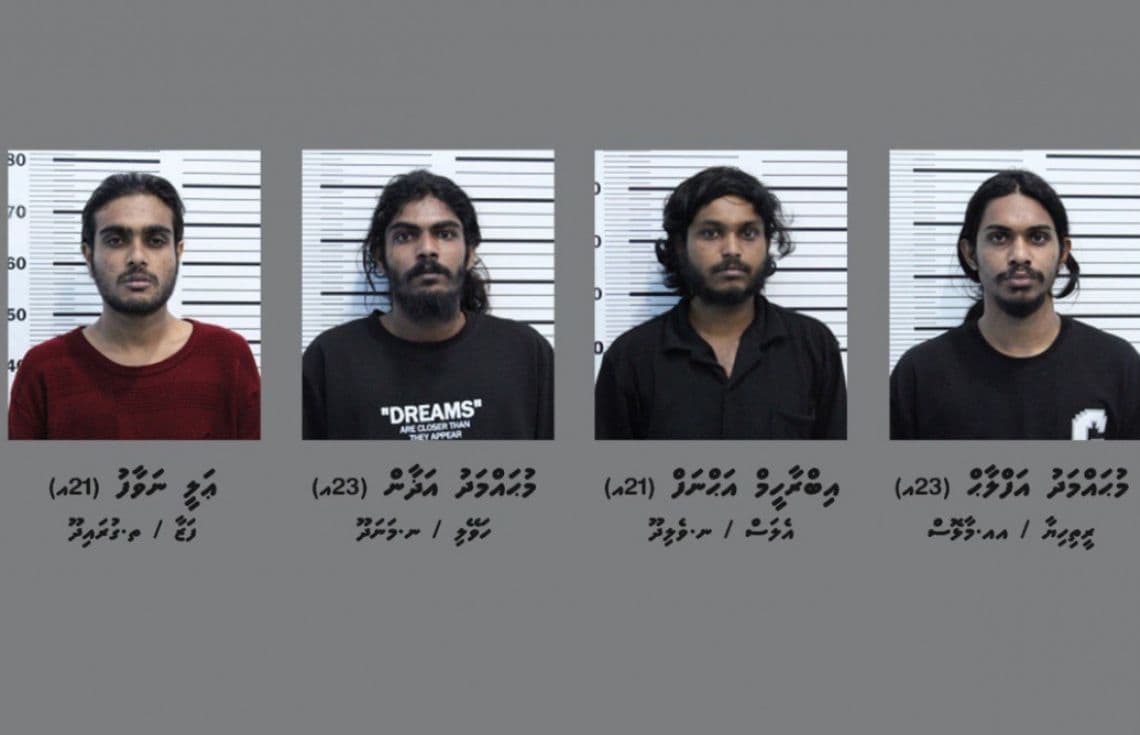 ގެއަކަށް ގޮސް ގެއްލުންދީ، އެ ގޭގެ ވެރިމީހާއަށް އިންޒާރުދީ ބިރުދެއްކި މީހުން / ފޮޓޯ: ޕޮލިސް.