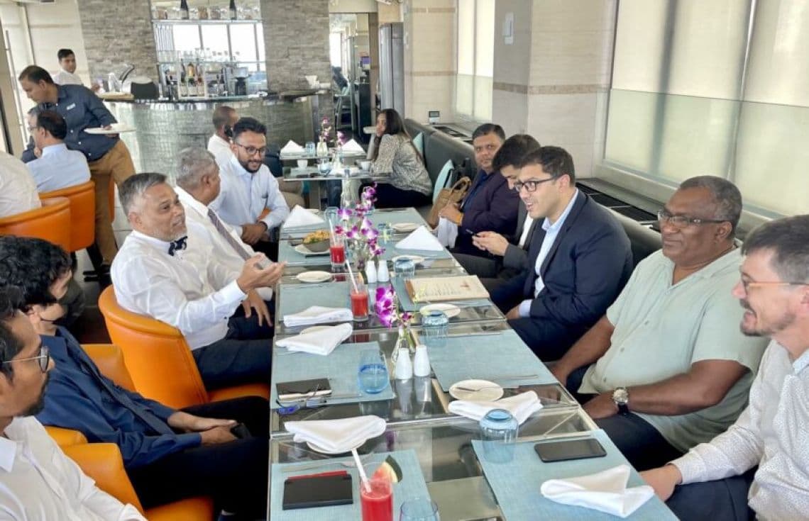 ފީފާގެ ވަފުދުން ޕީޖީއާއި އެފްއޭއެމް އާއެކު މިދިޔަ އަހަރު ބޭއްވި ބައްދަލުކުރެއްވުމުގެ ތެރޭގައި ހައްރާޒް (ކަނާތްފަރާތު ތިރިން 3 ވަނައަށް): ރާއްޖޭގެ ސީޒަން ހުއްޓުވާލީ އޭނާ ކަމަށް ކުލަބުތަކުން ތުހުމަތު ކުރޭ.