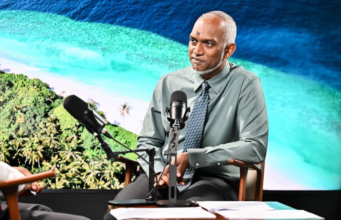 "ރައްޔިތުންނާ އެކު" ސިލްސިލާ ޕޮޑްކާސްޓްގެ 2 ވަނަ އެޕިސޯޑްގައި ރައީސް ވާހަކަފުޅުދައްކަވަނީ. / ފޮޓޯ: ރައީސް އޮފީސް