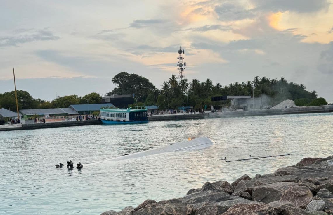 ހިމަންދޫ ފަޅުގައި ރޯވި ލޯންޗު ބަންޑުން ޖަހާލާފައި. / ފޮޓޯ: ޕޮލިސް