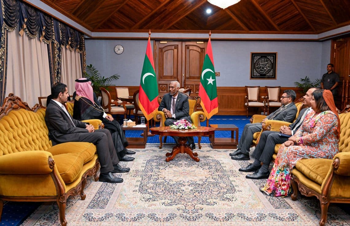 ސަޢޫދީ ސަފީރު ރައީސްގެ އަރިހަށް ވަދާޢީ ޒިޔާރަތް ކުރެއްވުން/ ފޮޓޯ: ރައީސް އޮފީސް