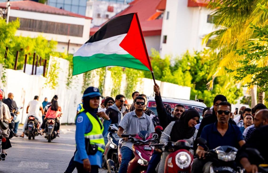 "ޣައްޒާއާ އެކުގައި" މި ނަމުގައި މިއަދު ބޭއްވުނު ހަރަކާތުގެ ތެރެއިން/ ފޮޓޯ: ޚުލާސާ