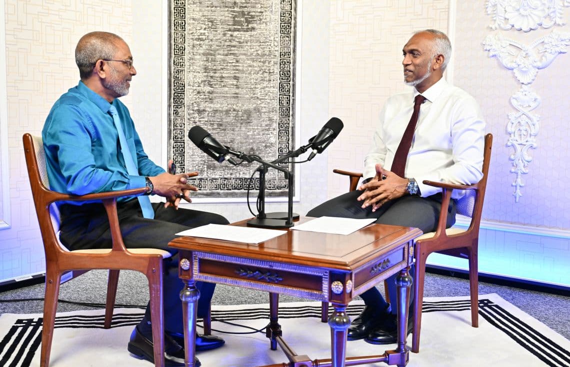 "ރައްޔިތުންނާ އެކު" ޕޮޑްކާސްޓުގެ ހަތަރު ވަނަ އެޕިސޯޑުގައި ރައީސް ވާހަކަފުޅު ދައްކަވަނީ/ ފޮޓޯ: ރައީސް