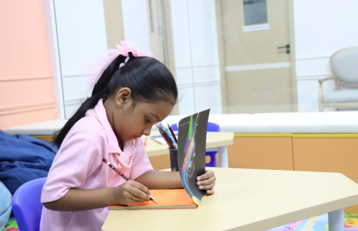 ޢިޖުތިމާޢީ އަދި ޢާއިލީ ތަރައްޤީއާ ބެހޭ ވުޒާރާގައި ކުޑަކުދިން ބަލަހައްޓާނެ ޚާއްޞަ ތަނެއް ކަމުގައިވާ ޗައިލްޑް-ކެއާ ސްޕޭސް ހުޅުވުމުގެ ތެރެއިން/ ފޮޓޯ: ވުޒާރާ
